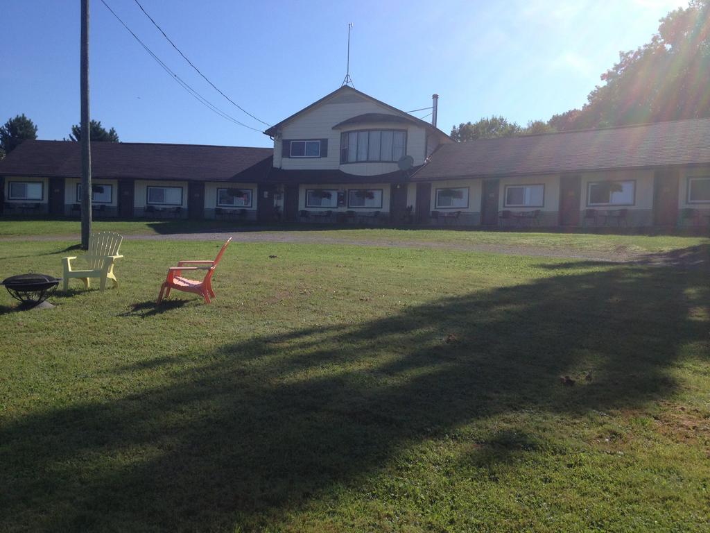 Lakeview Motel Jemseg מראה חיצוני תמונה